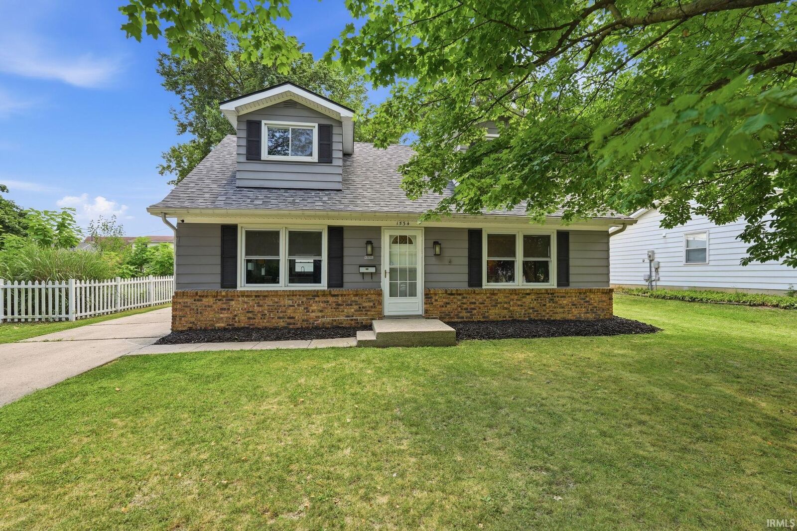 Property Photo: 1534 Glenwood Avenue IN 46805