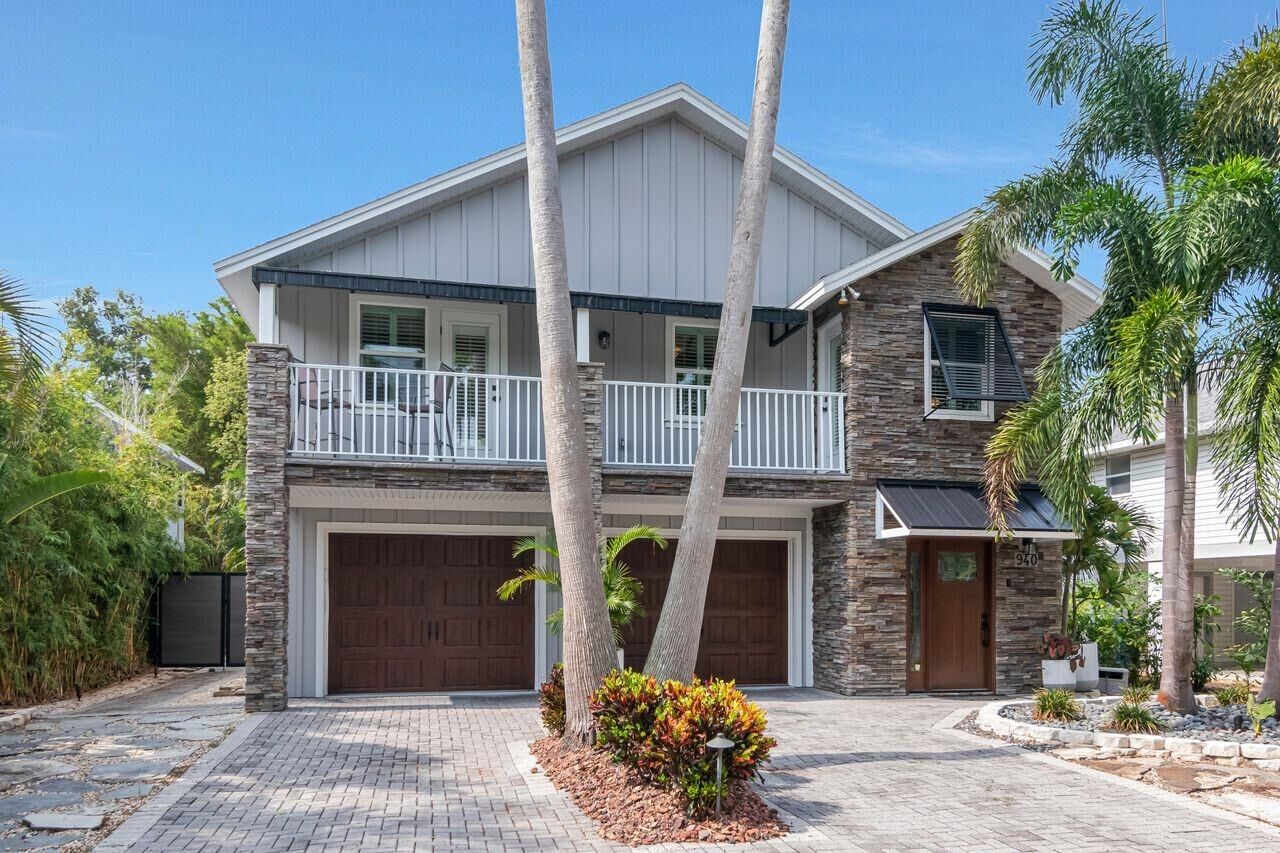 Property Photo: 940 Wisconsin Avenue FL 34683