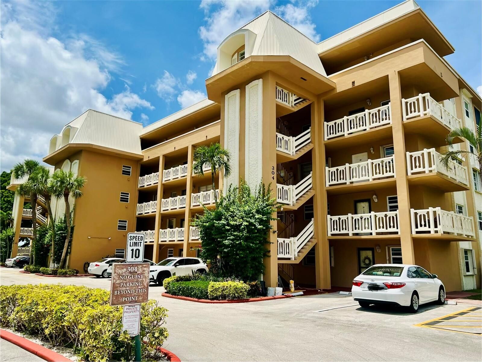 Property Photo:  304 Golfview Road Ph7  FL 33408 