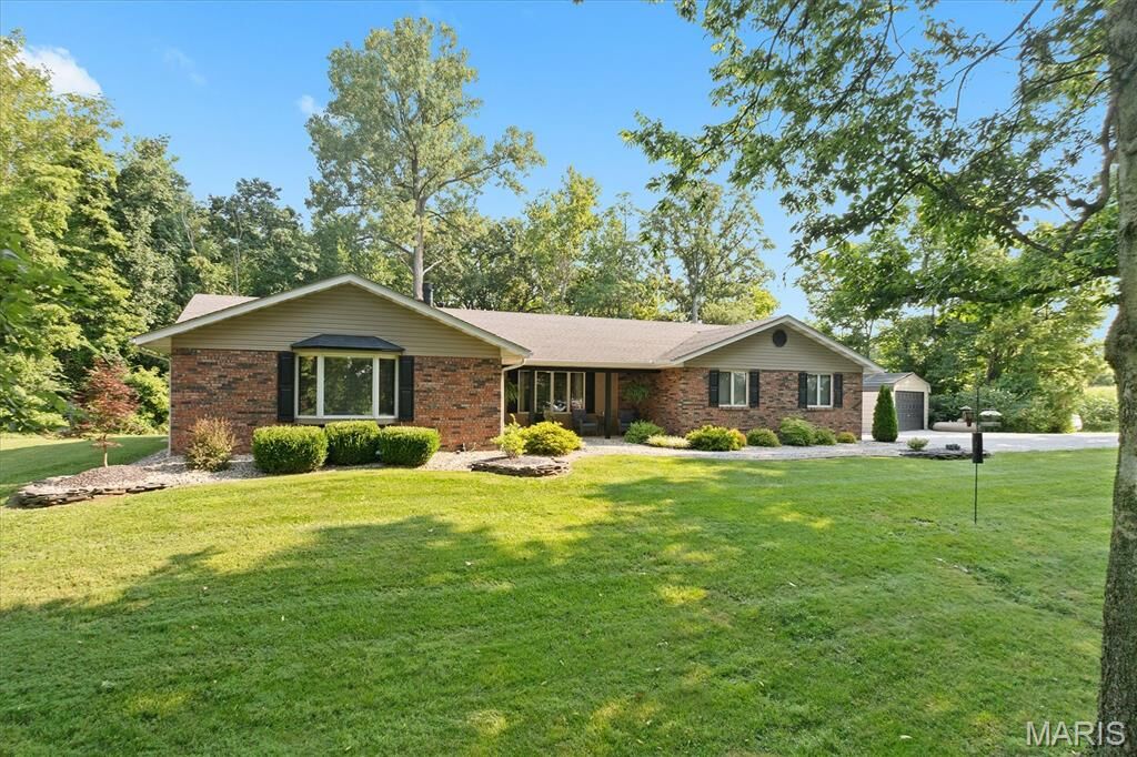 Property Photo:  6849 Gushing Springs  IL 62025 