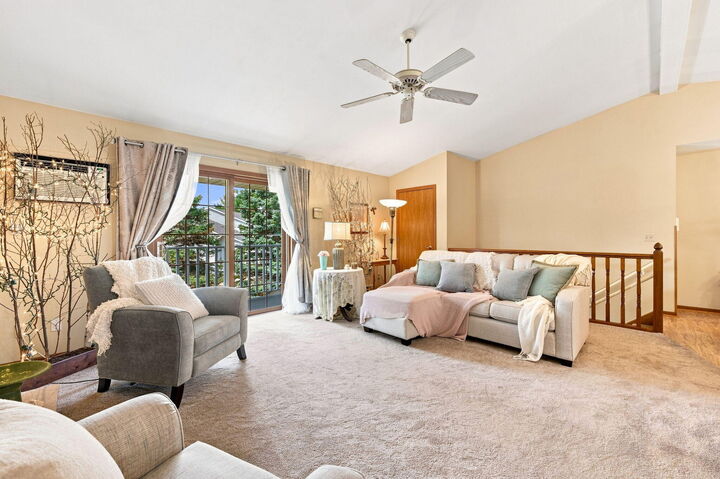 Property Photo:  820 Devonshire Ln  WI 53090 
