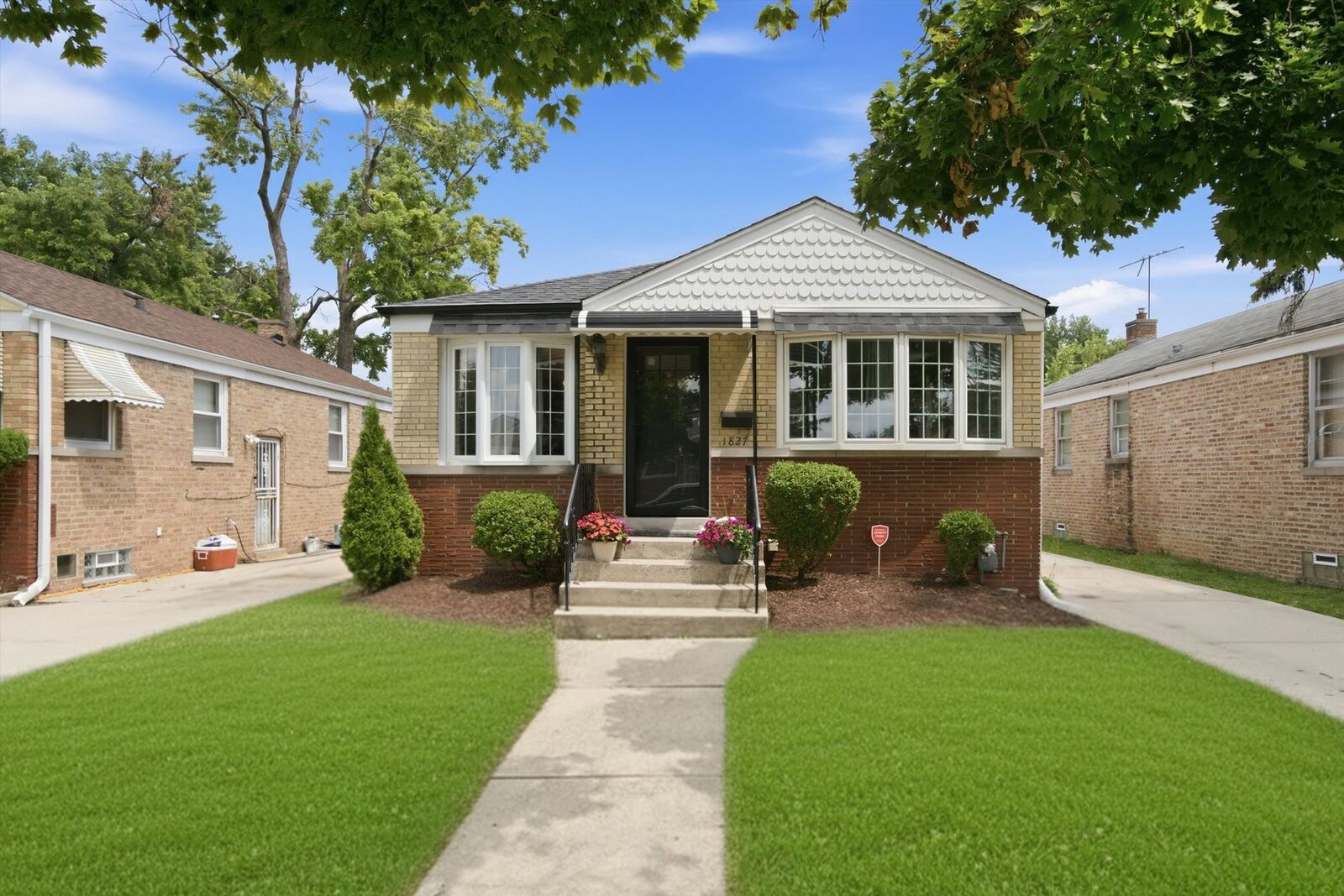 Property Photo:  1827 S 23rd Avenue  IL 60153 