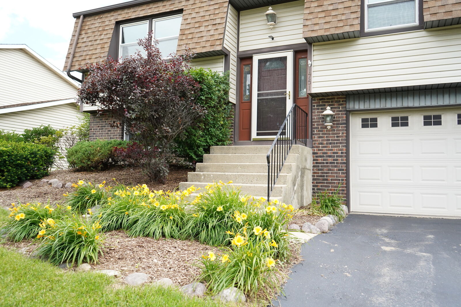 Property Photo: 1751 President Street IL 60139