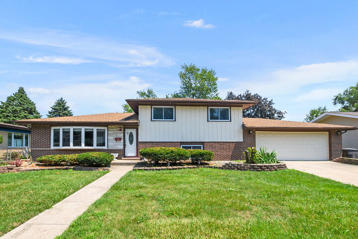 Property Photo:  15655 Avalon Avenue  IL 60473 