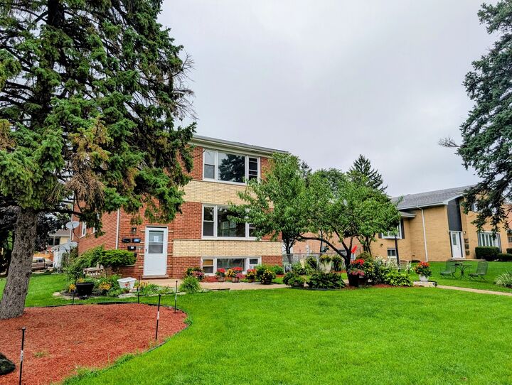 Property Photo:  16W780 57th Street 1  IL 60514 