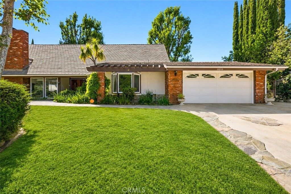 Property Photo:  19245 Berclair  CA 91356 
