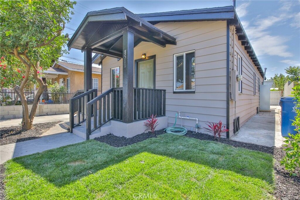 Property Photo:  8511 Maie  CA 90001 
