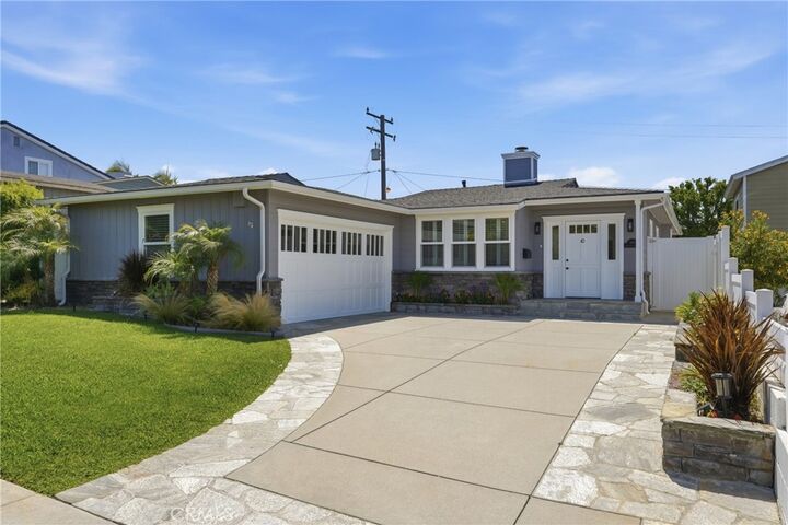 Property Photo:  1401 Chestnut  CA 90266 