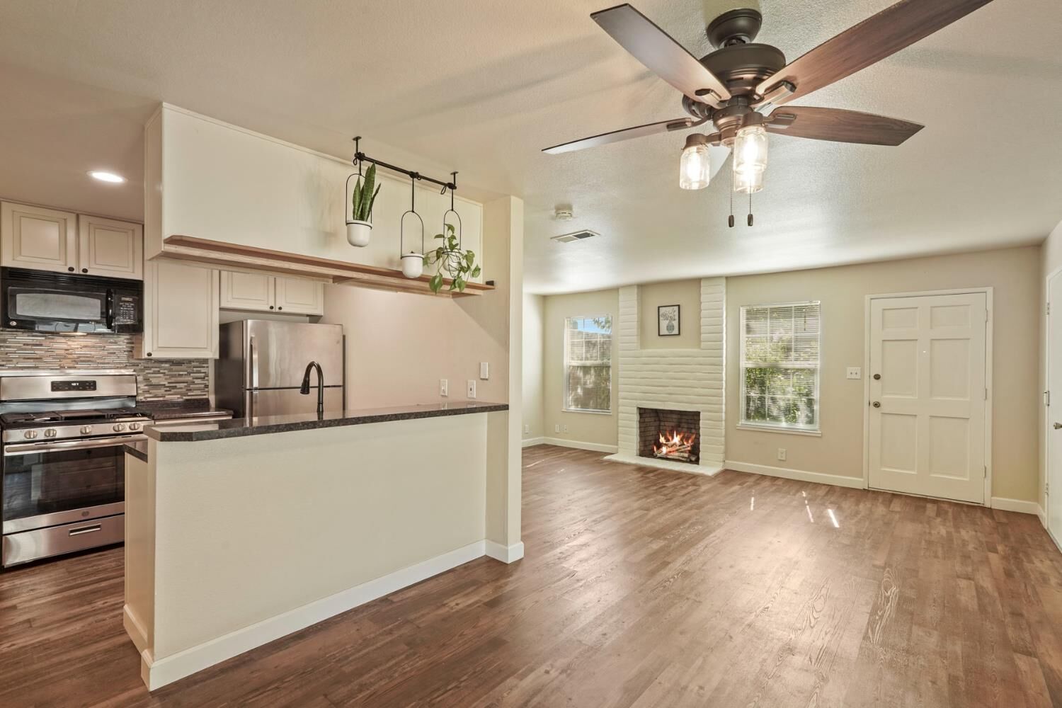 Property Photo:  1040 Dartmoor Circle  CA 95240 