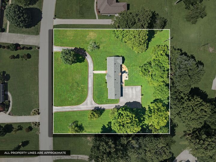 Property Photo: 409 Wingate Dr TN 37043
