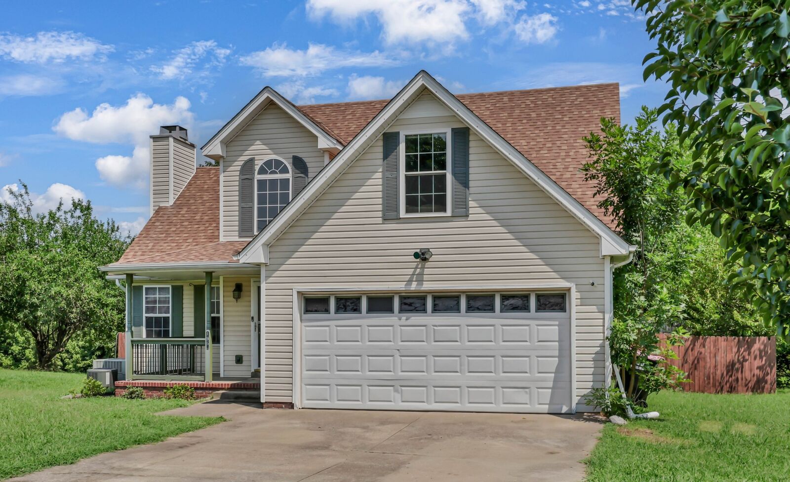 Property Photo: 1960 Whirlaway Cir TN 37042