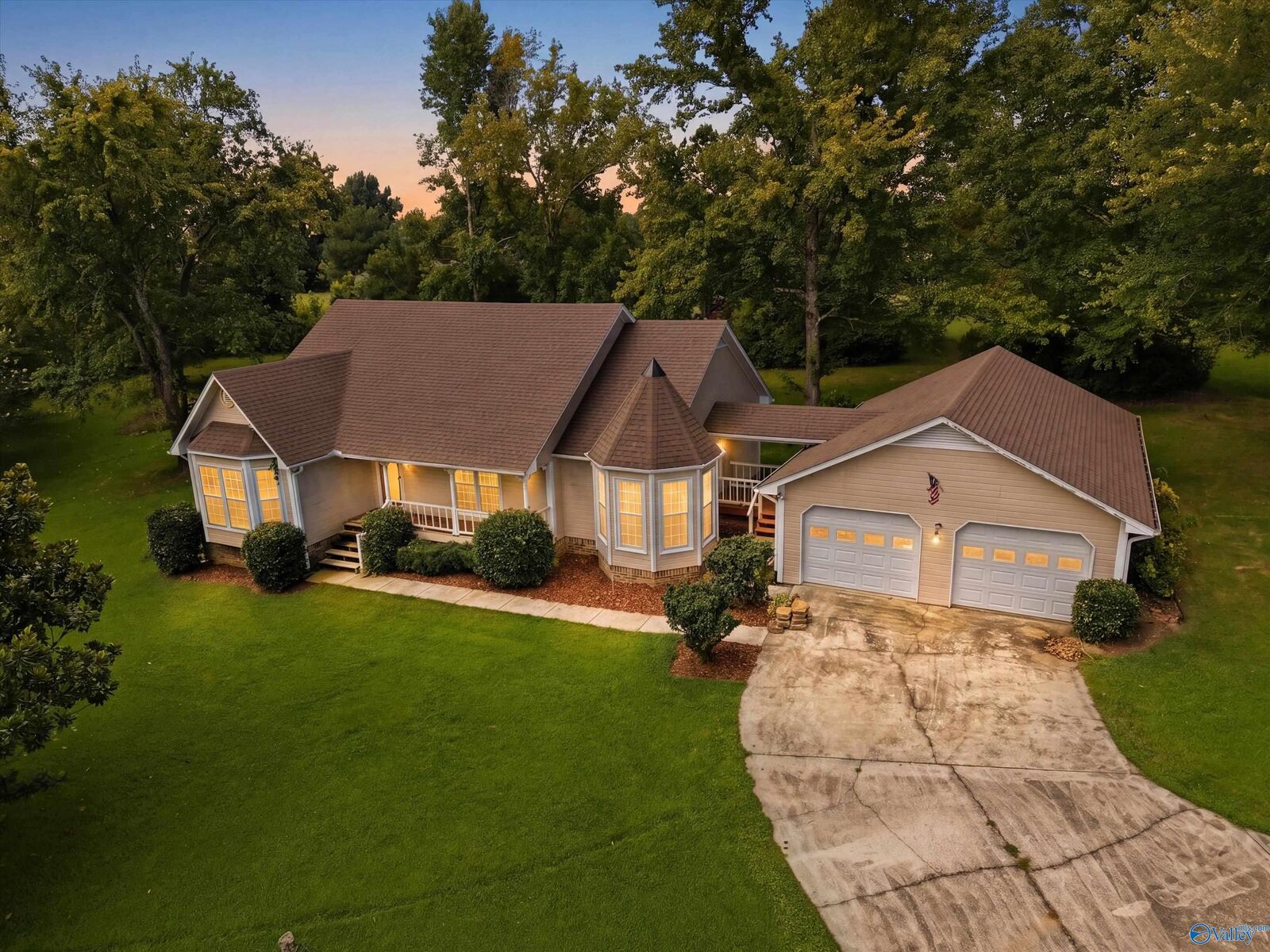 Property Photo: 430 Shady Grove Road AL 35976
