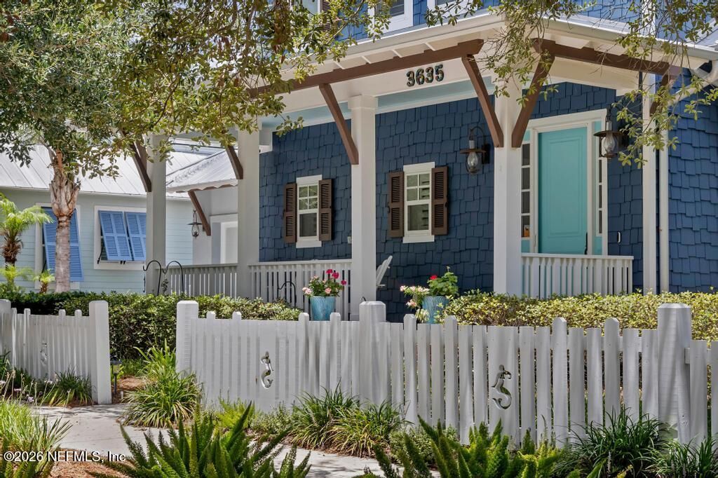 Property Photo: 3635 Paradise Way FL 32250