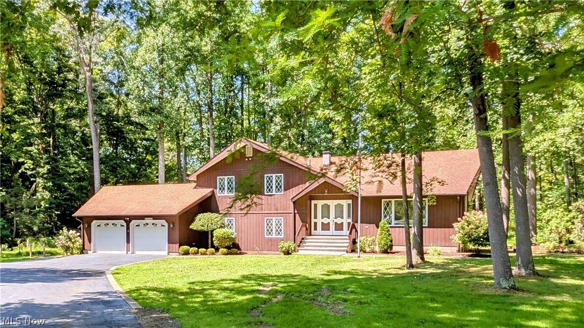 Property Photo: 1305 Garrison Road OH 44004