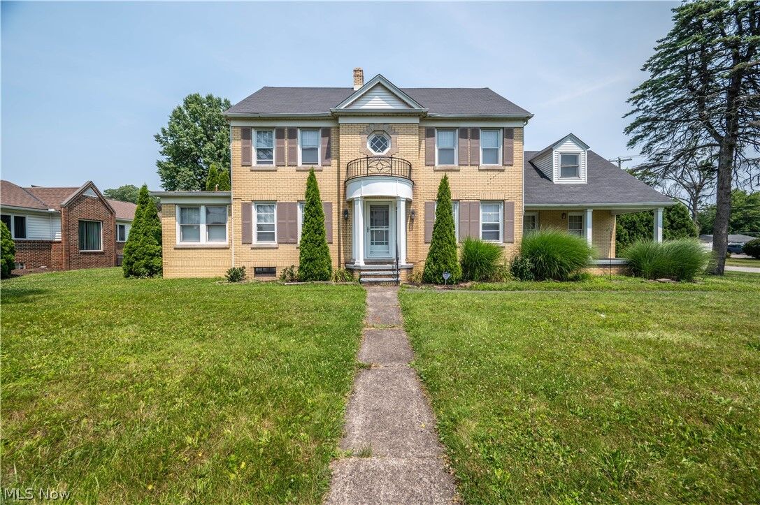 Property Photo:  2505 E Market Street  OH 44483 