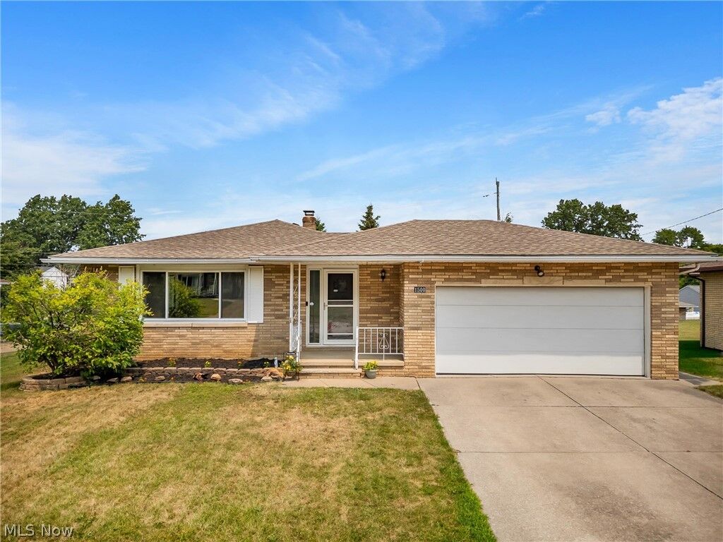 Property Photo: 1500 Winchester Drive OH 44134