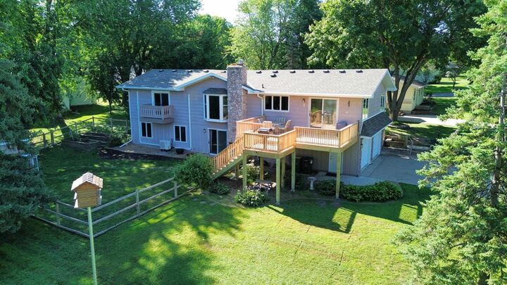 Property Photo:  620 Maple Street  MN 55325 