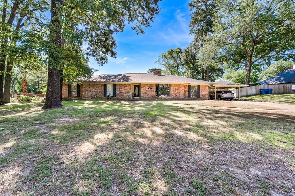 Property Photo:  415 Nathan Drive  TX 75783 