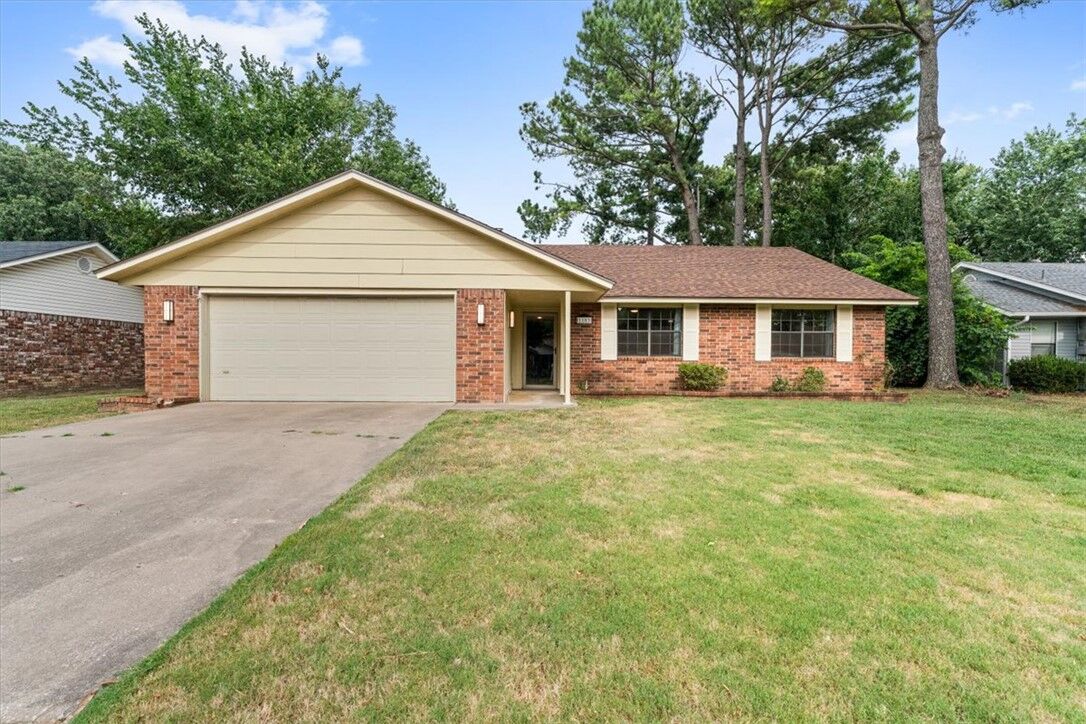 Property Photo:  1103 N Dove Drive  AR 72756 