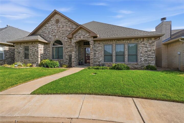 Property Photo:  305 Tierra Rica Circle  OK 73521 