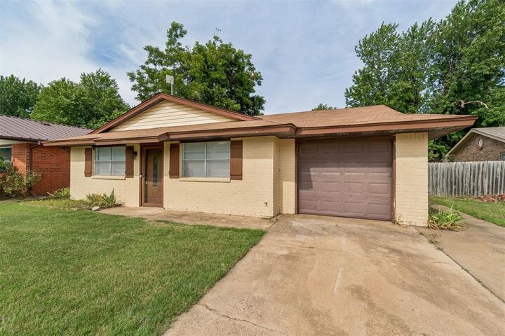 Property Photo:  505 N Buchanan Street  OK 73028 