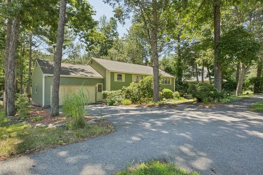 Property Photo: 19 Hickory Drive MA 01609