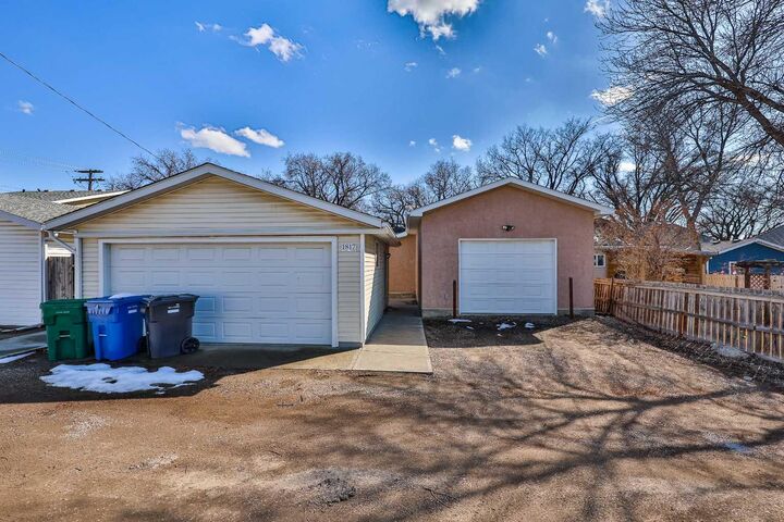 Property Photo:  1817 1A Avenue N  AB T1H 0A9 
