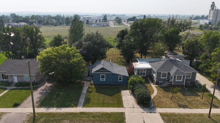 Property Photo: 256 N 1 Street W AB T0K 1J0