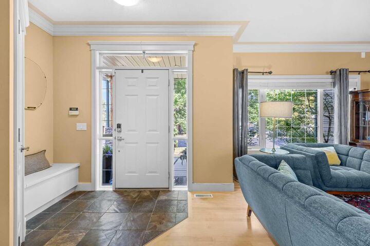 Property Photo: 301 29 Avenue NE AB T2E 2C4
