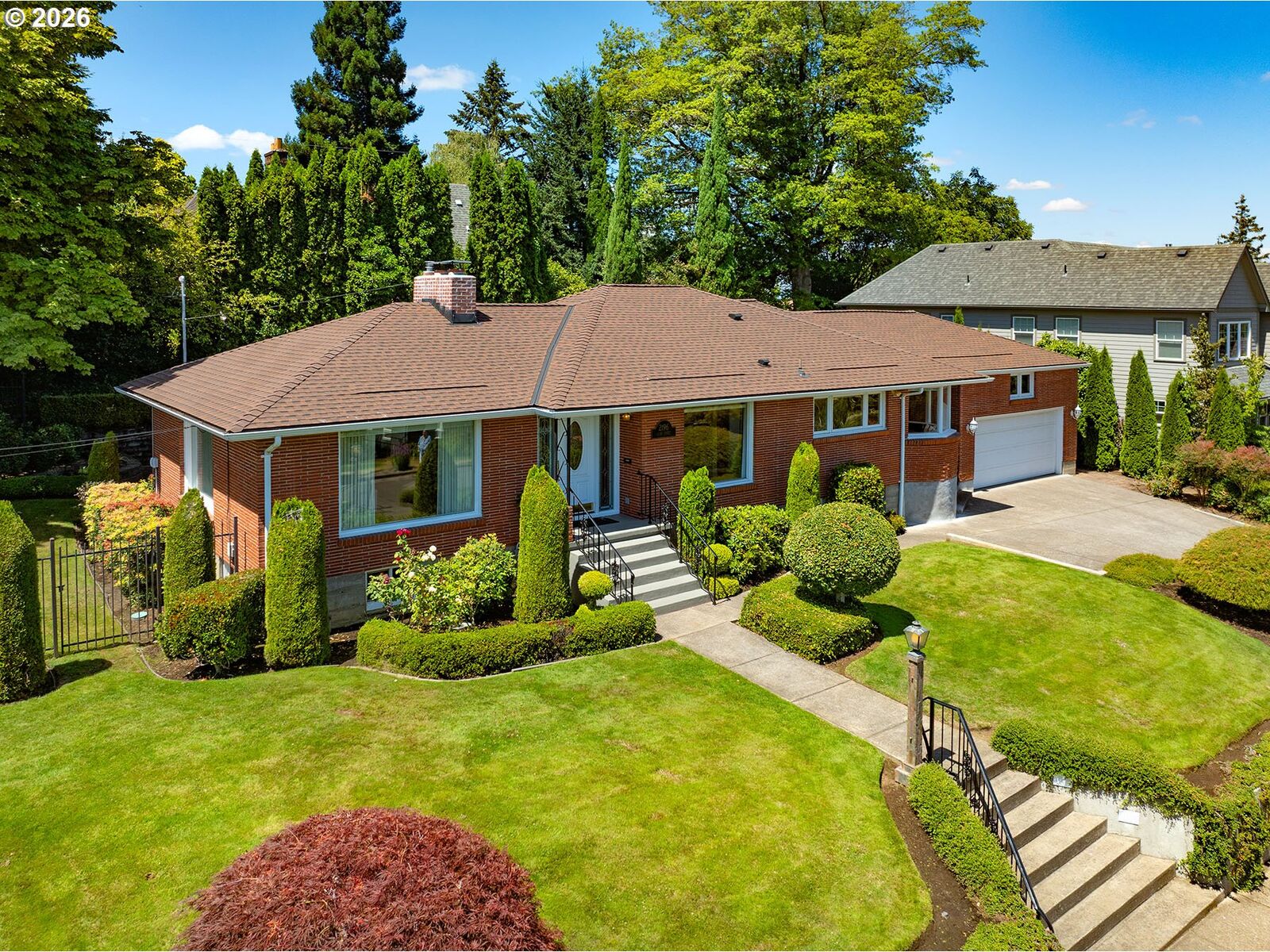 Property Photo: 2196 Olive St OR 97405