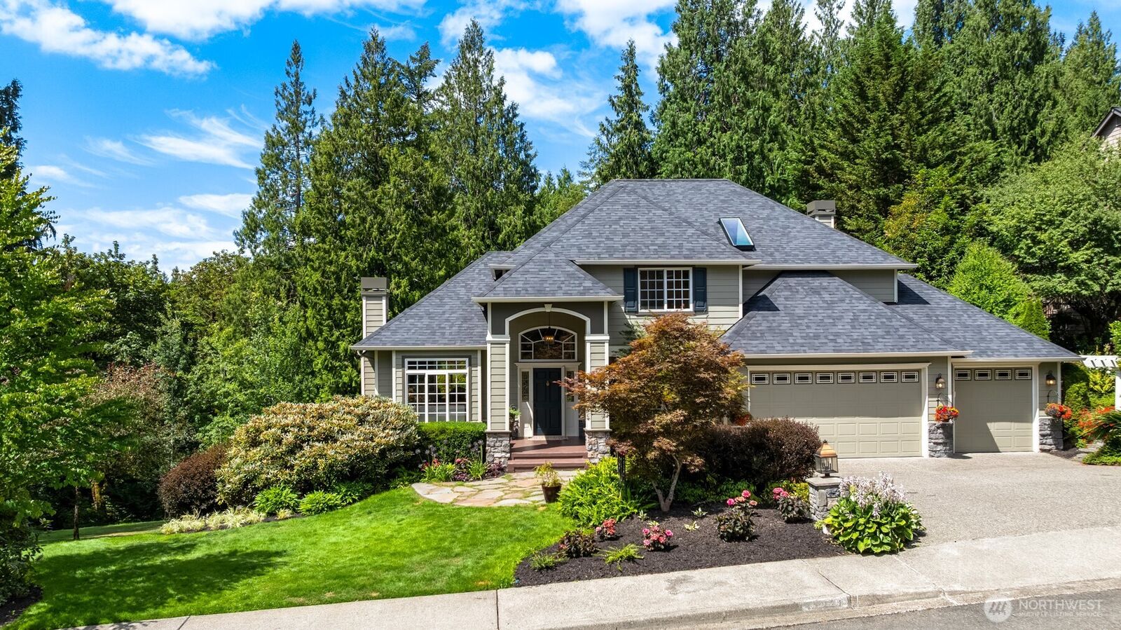 Property Photo: 17271 SE Licorice Way WA 98059
