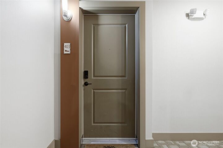 Property Photo:  5650  24th Avenue NW 403  WA 98107 