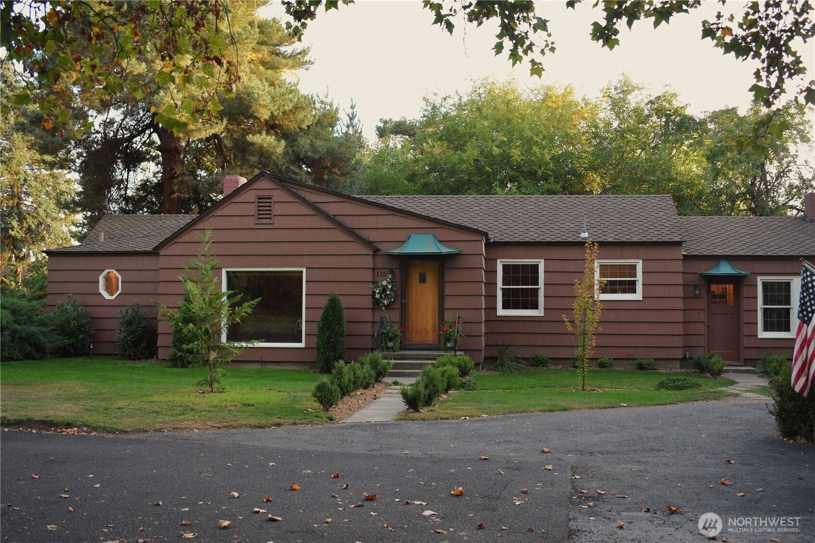 Property Photo: 115 Chateau Lane WA 99362