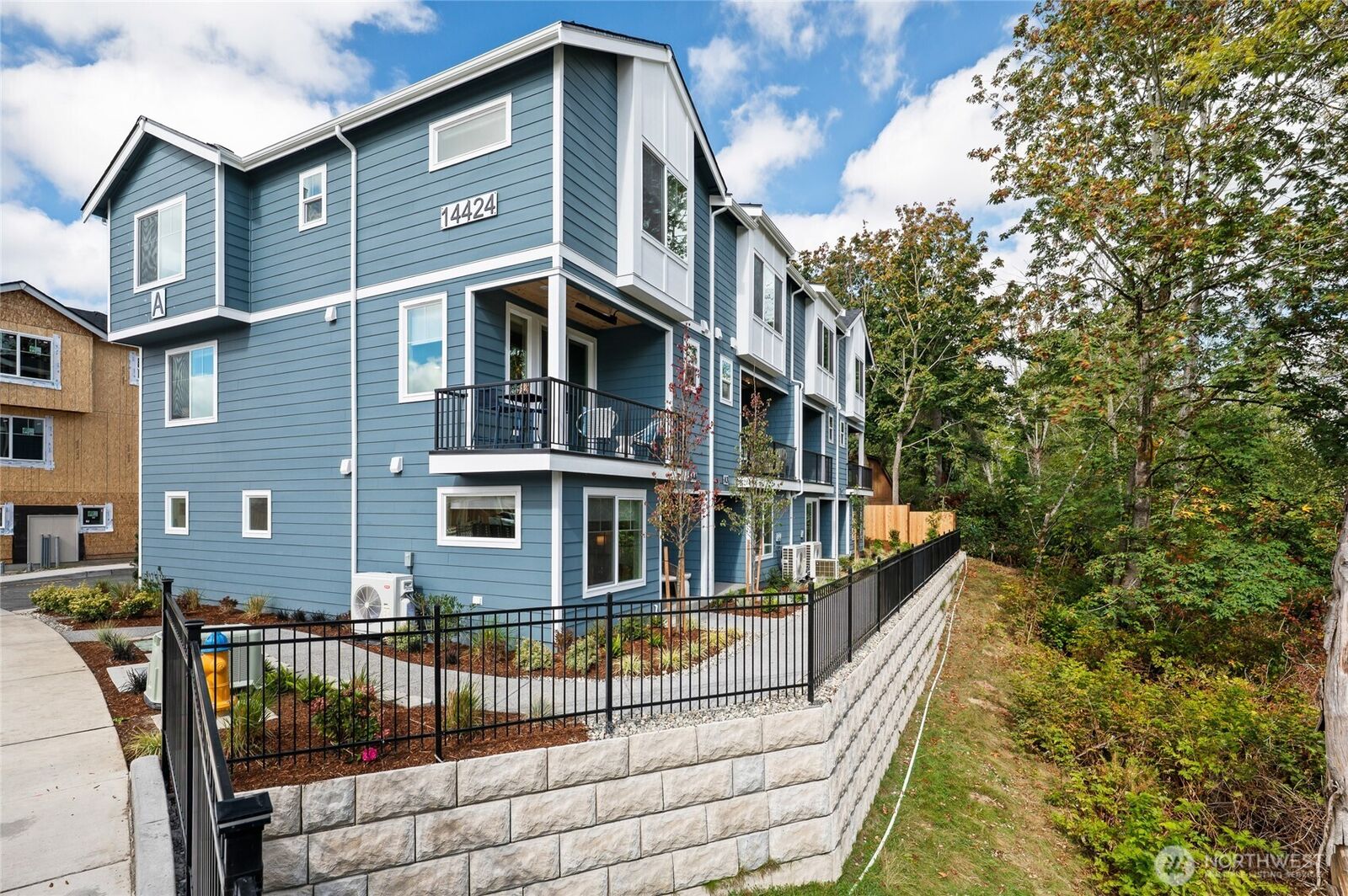 Property Photo: 14424 Madison Way F4 WA 98087