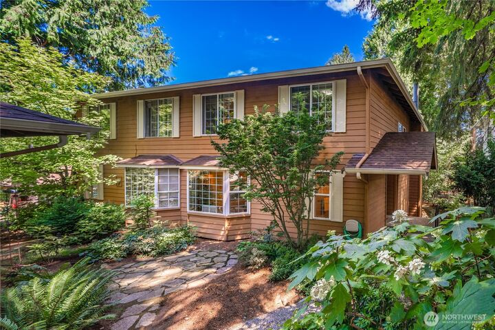 Property Photo:  8512  137th Avenue NE  WA 98052 