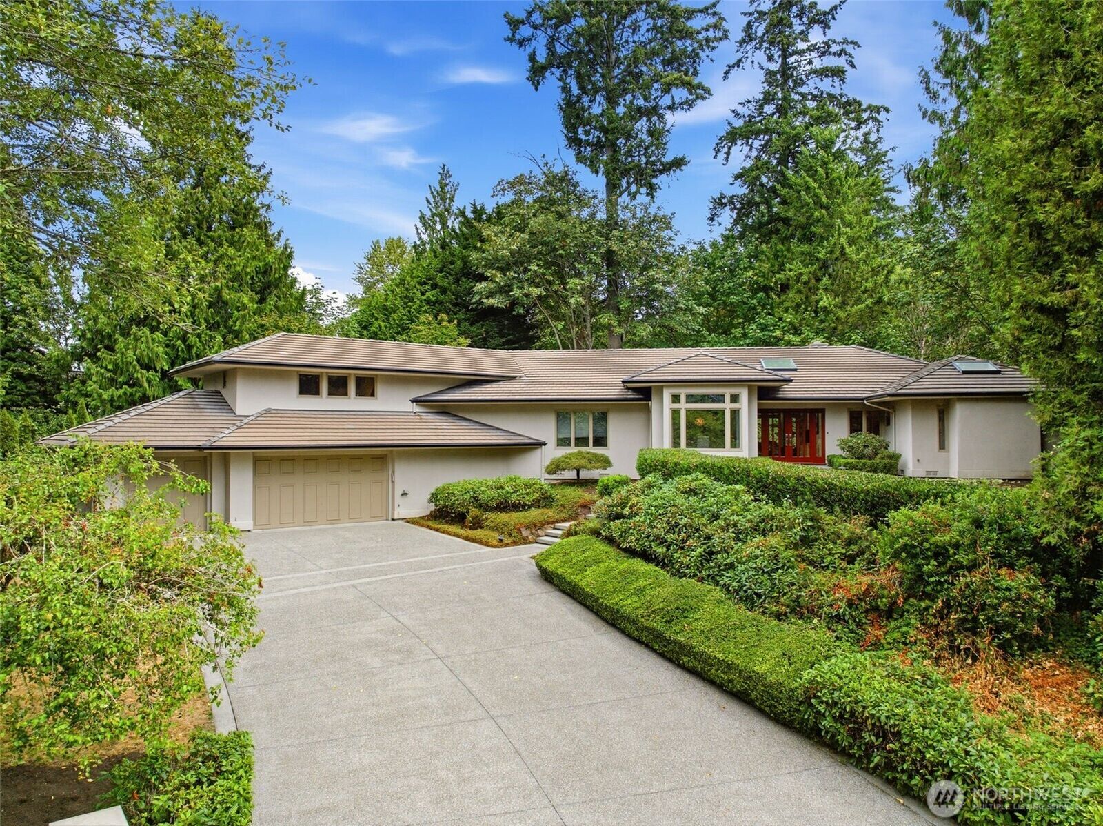 Property Photo:  16102 SE Cougar Mountain Way  WA 98006 
