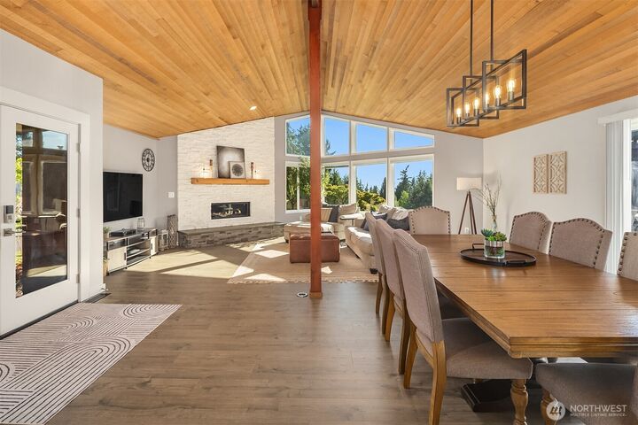 Property Photo: 7017 165th Place SW WA 98026