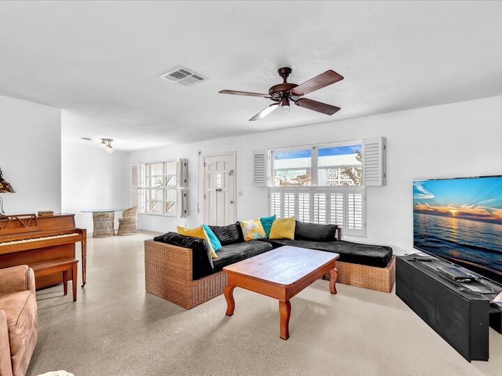 Property Photo:  2121 NE 52nd Street  FL 33308 