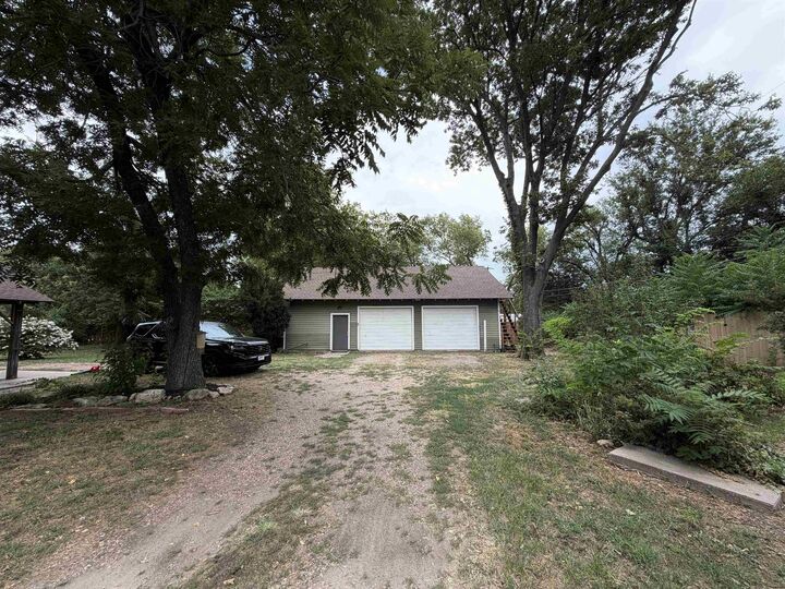 Property Photo: 3127 W Maple KS 67213