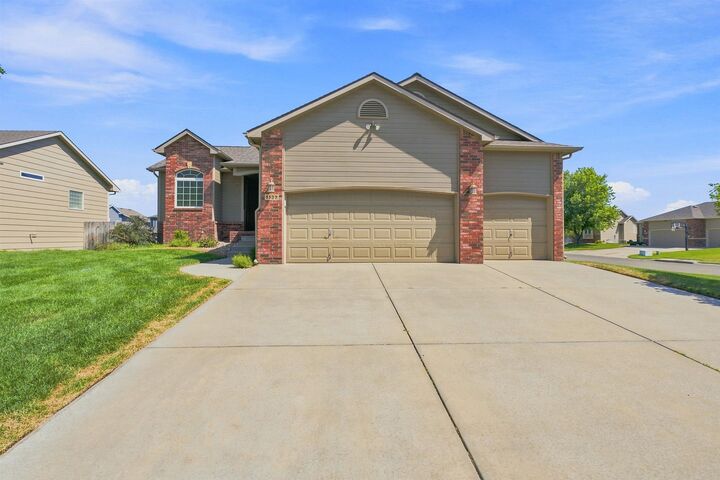 Property Photo: 8502 W 34th St N KS 67205-3401
