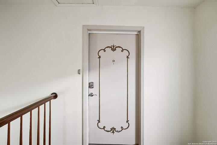Property Photo: 102 Ruelle 208D TX 78209