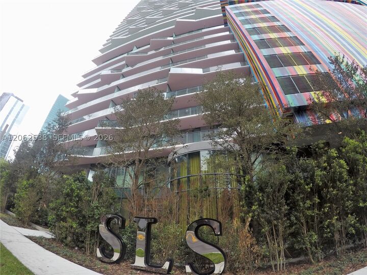 Property Photo: 1300 S Miami Ave 2105 FL 33130