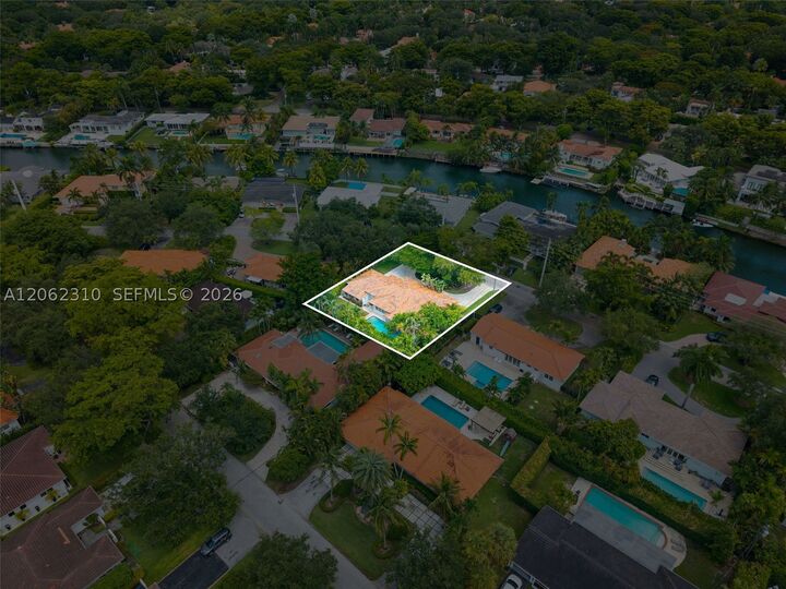 Property Photo: 548 Vilabella Ave FL 33146