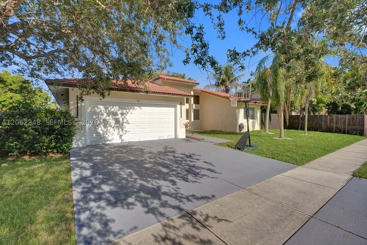 Property Photo: 581 SW 169th Way FL 33326