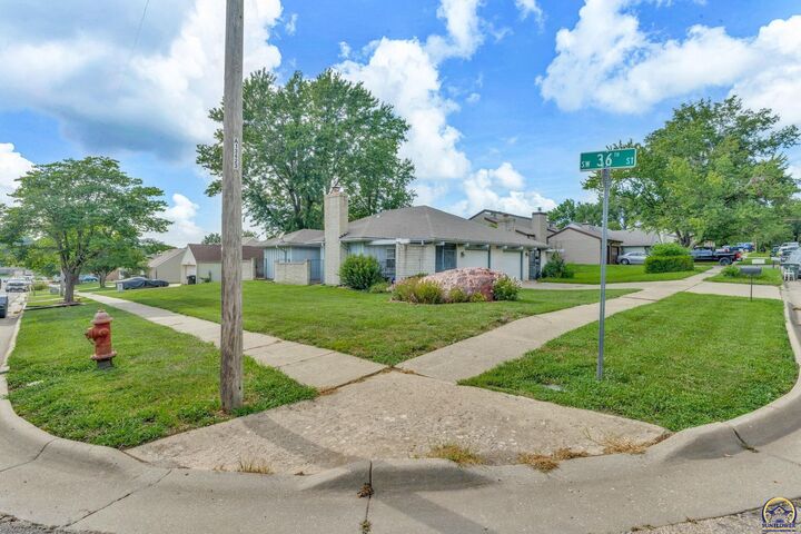 Property Photo:  3563 SW Cambridge Ave  KS 66614 