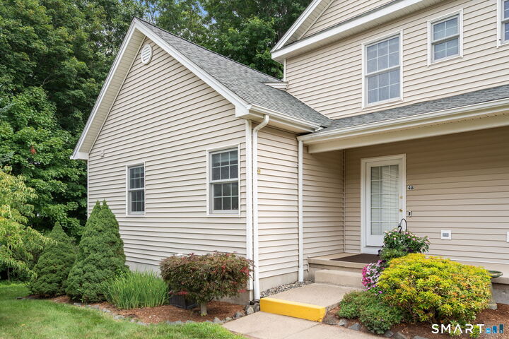 Property Photo: 4 Reggie Way B CT 06016