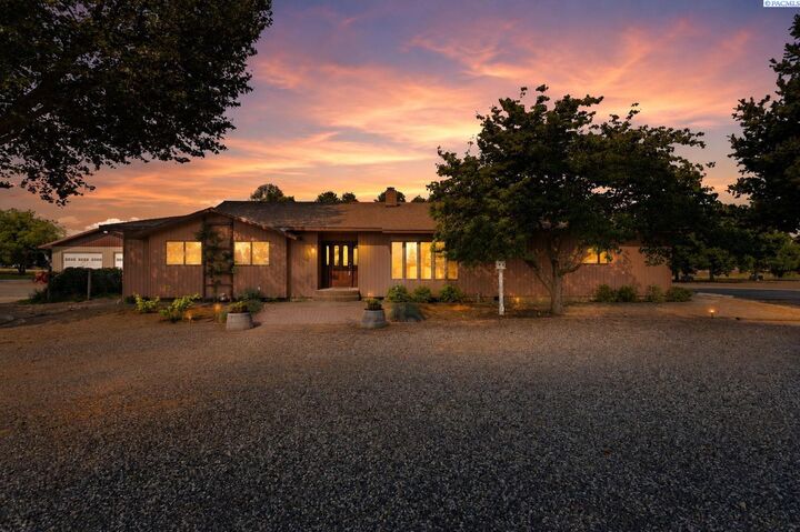 Property Photo:  3011 Birch Road  WA 99301 