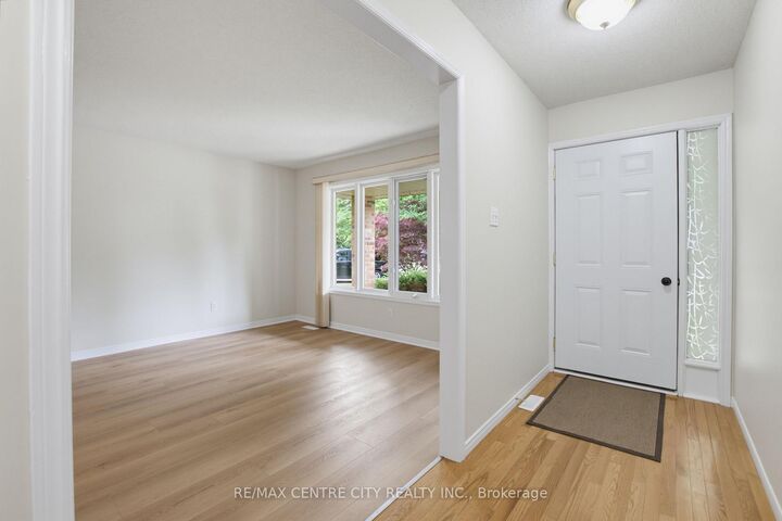 Property Photo: 9 Yarmouth Drive ON N5V 4T9