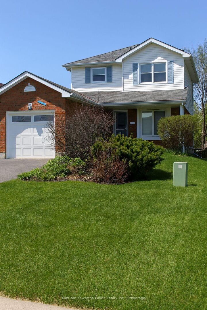 Property Photo: 1134 Huntington Circle ON K9K 2A9