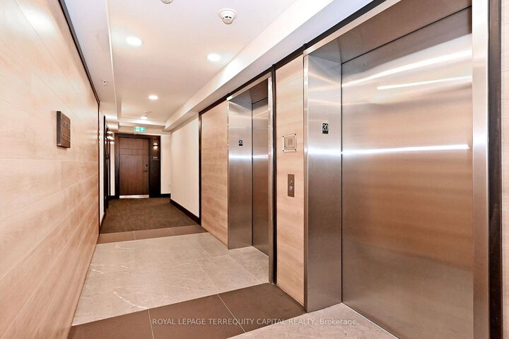 Property Photo:  145 Columbia Street W 2001  ON N2L 0K7 